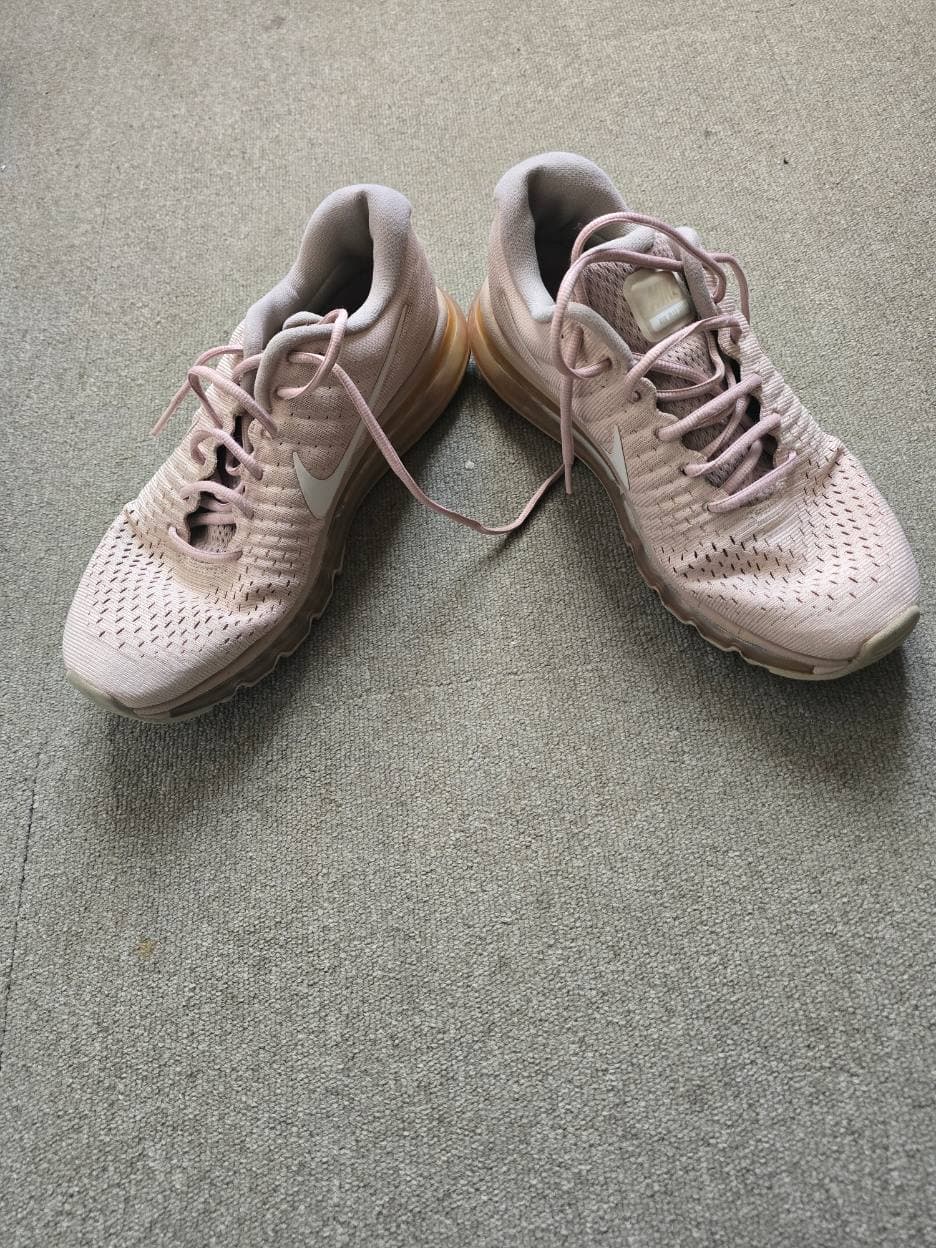 Nike Air Max Running Shoes Pink