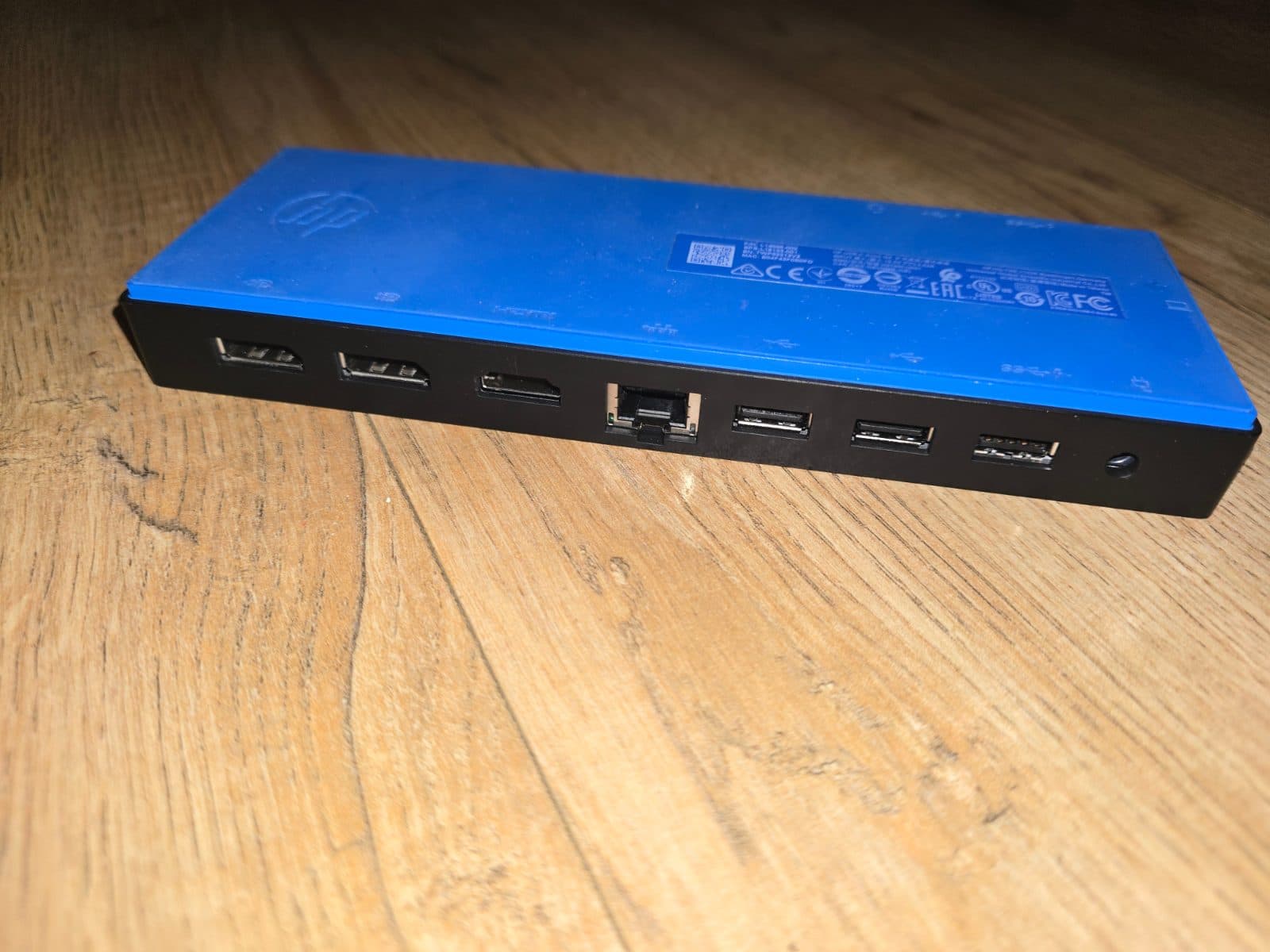 HP Docking Station with Blue Top